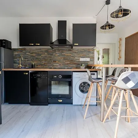 Plein Centre-ville T3 Refait A Neuf *